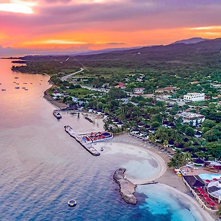 Decameron Club Caribbean Runaway Bay, Ramada All-Inclusive Resort Екстериор снимка