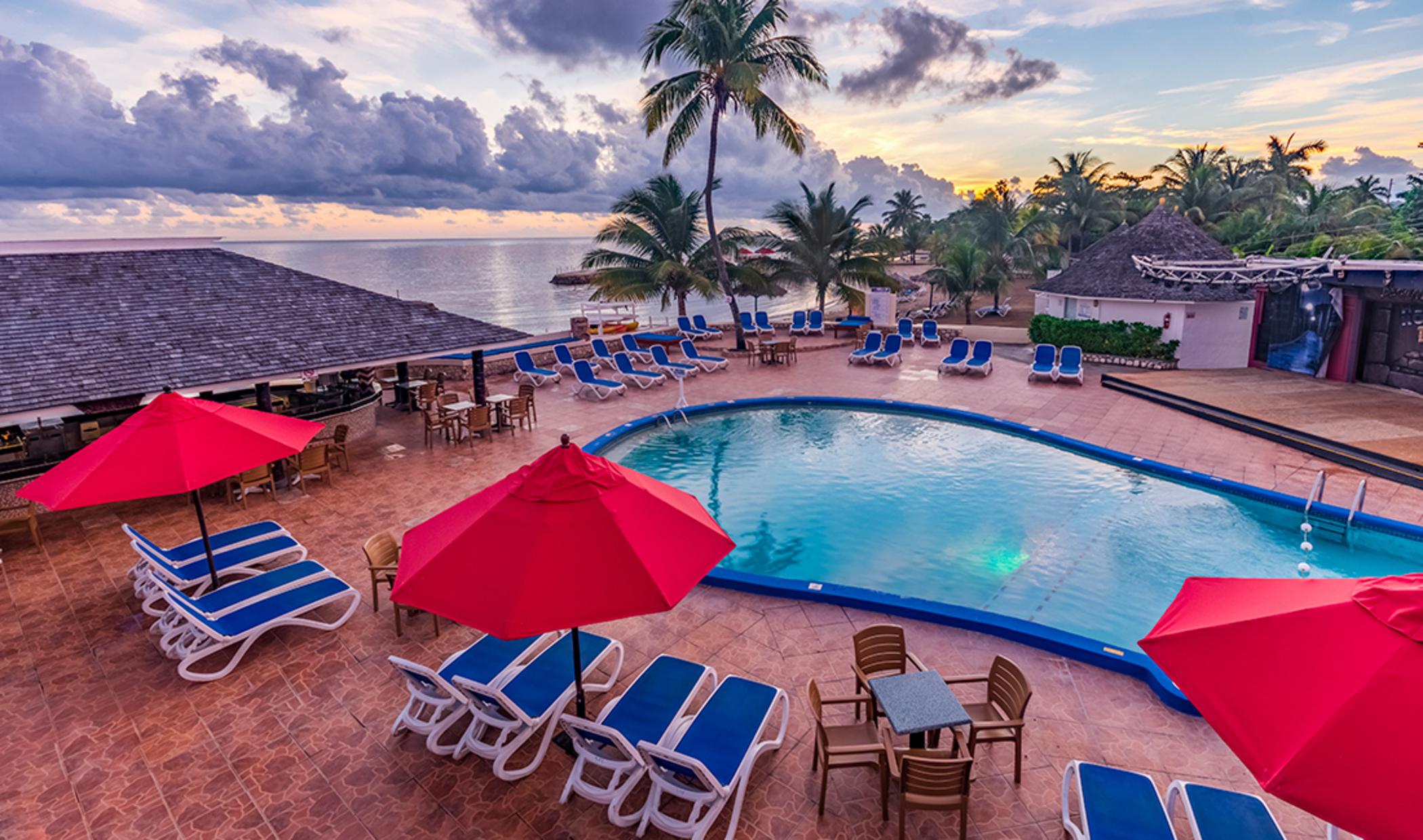 Decameron Club Caribbean Runaway Bay, Ramada All-Inclusive Resort Екстериор снимка