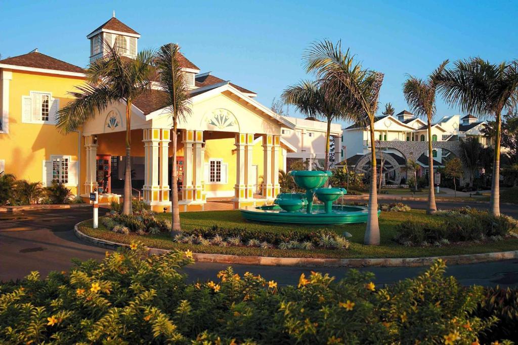Decameron Club Caribbean Runaway Bay, Ramada All-Inclusive Resort Екстериор снимка