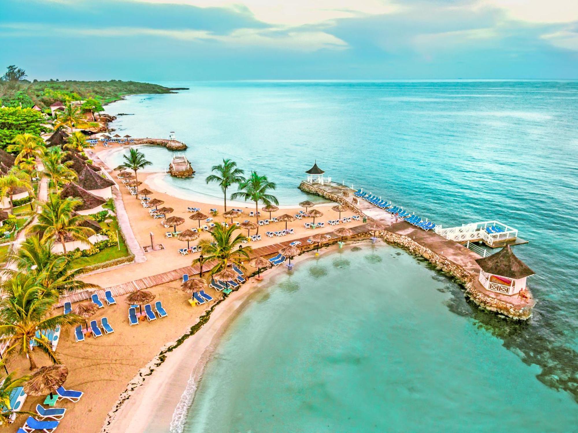 Decameron Club Caribbean Runaway Bay, Ramada All-Inclusive Resort Екстериор снимка