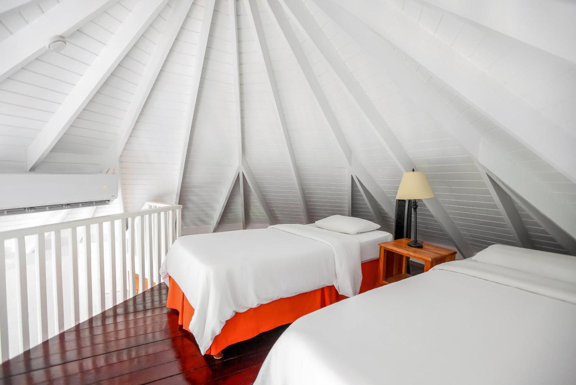 Decameron Club Caribbean Runaway Bay, Ramada All-Inclusive Resort Екстериор снимка