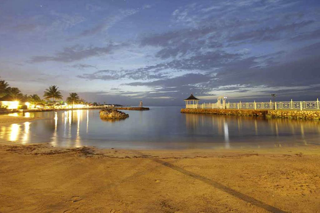 Decameron Club Caribbean Runaway Bay, Ramada All-Inclusive Resort Екстериор снимка