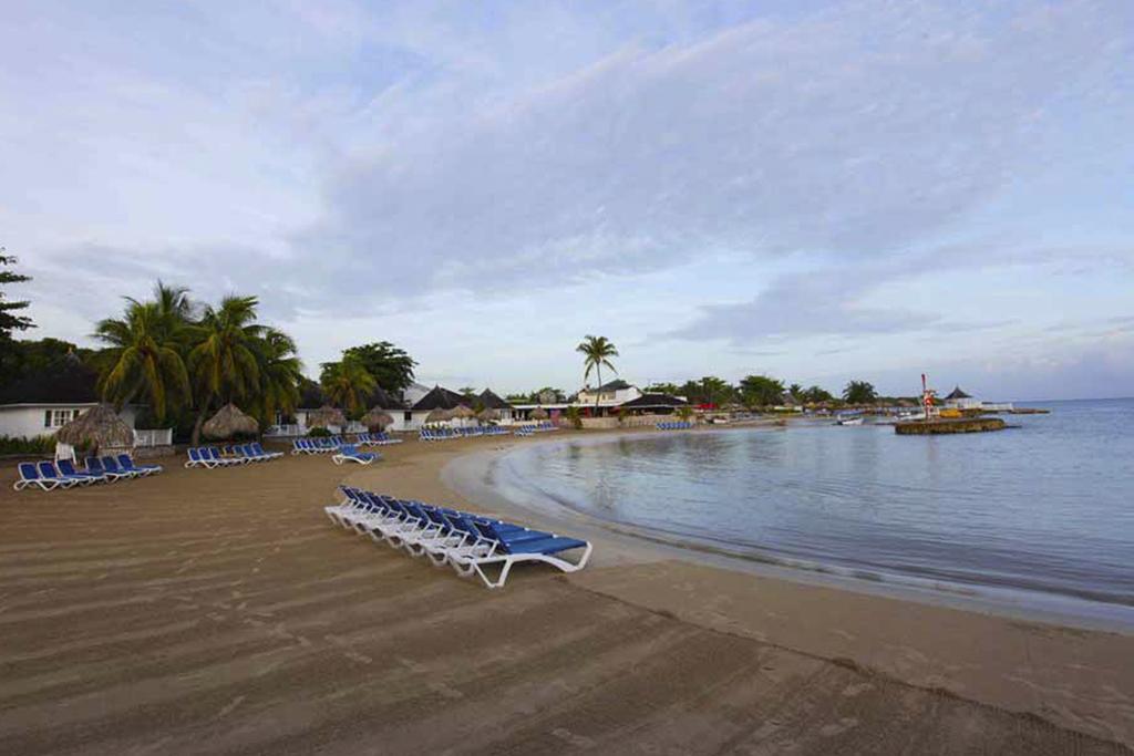 Decameron Club Caribbean Runaway Bay, Ramada All-Inclusive Resort Екстериор снимка