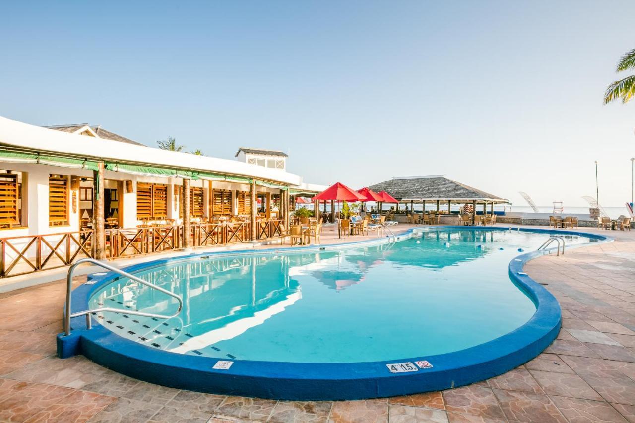 Decameron Club Caribbean Runaway Bay, Ramada All-Inclusive Resort Екстериор снимка