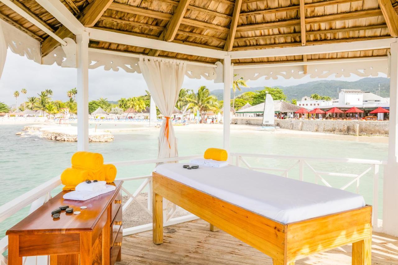 Decameron Club Caribbean Runaway Bay, Ramada All-Inclusive Resort Екстериор снимка